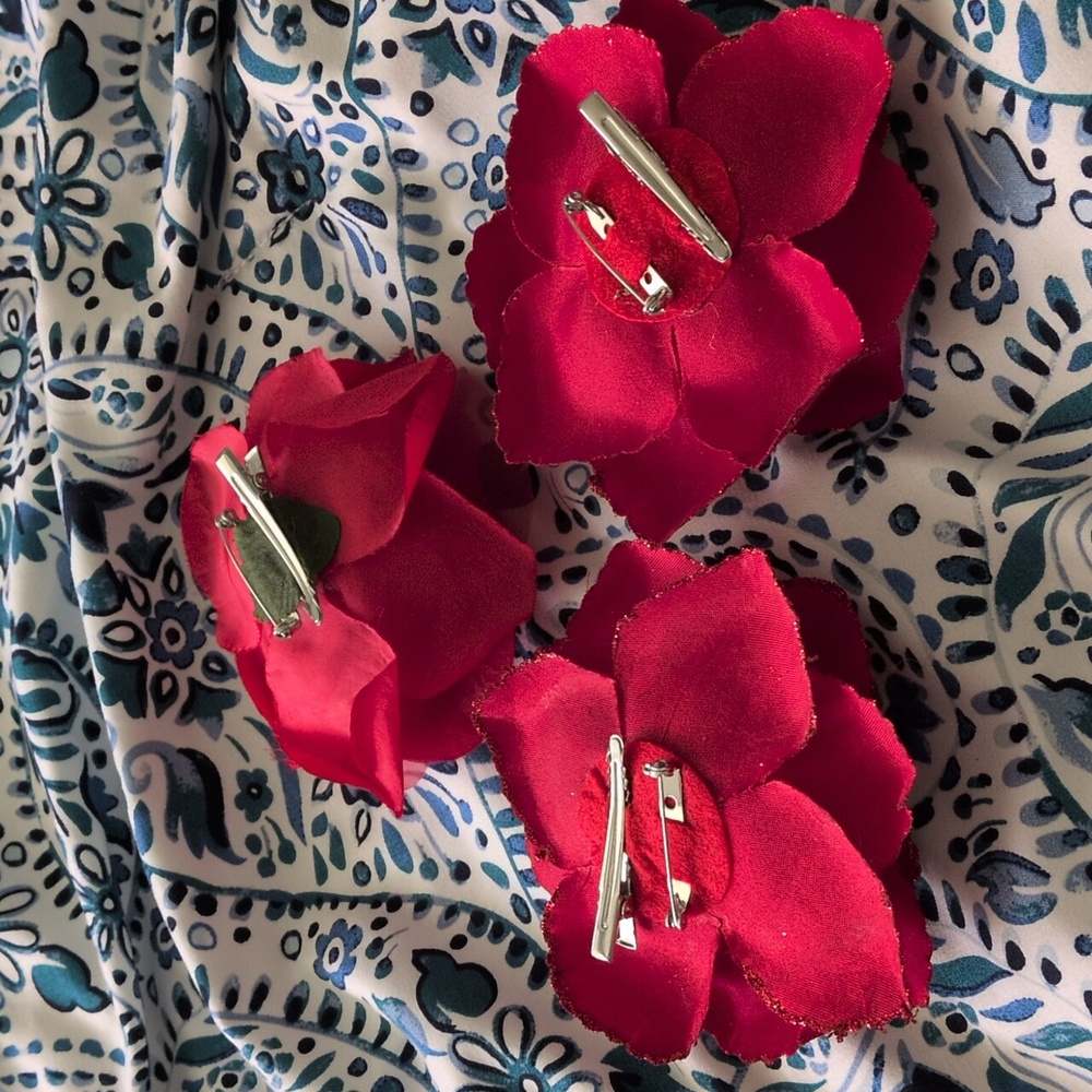 Red Floral Hair Clips - Picture 2 of 2